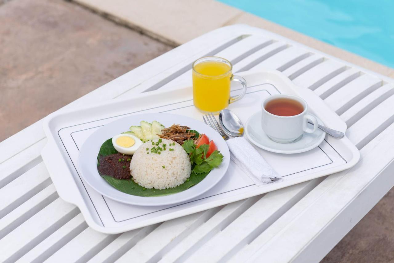 Riverra Inn Langkawi Куах Экстерьер фото