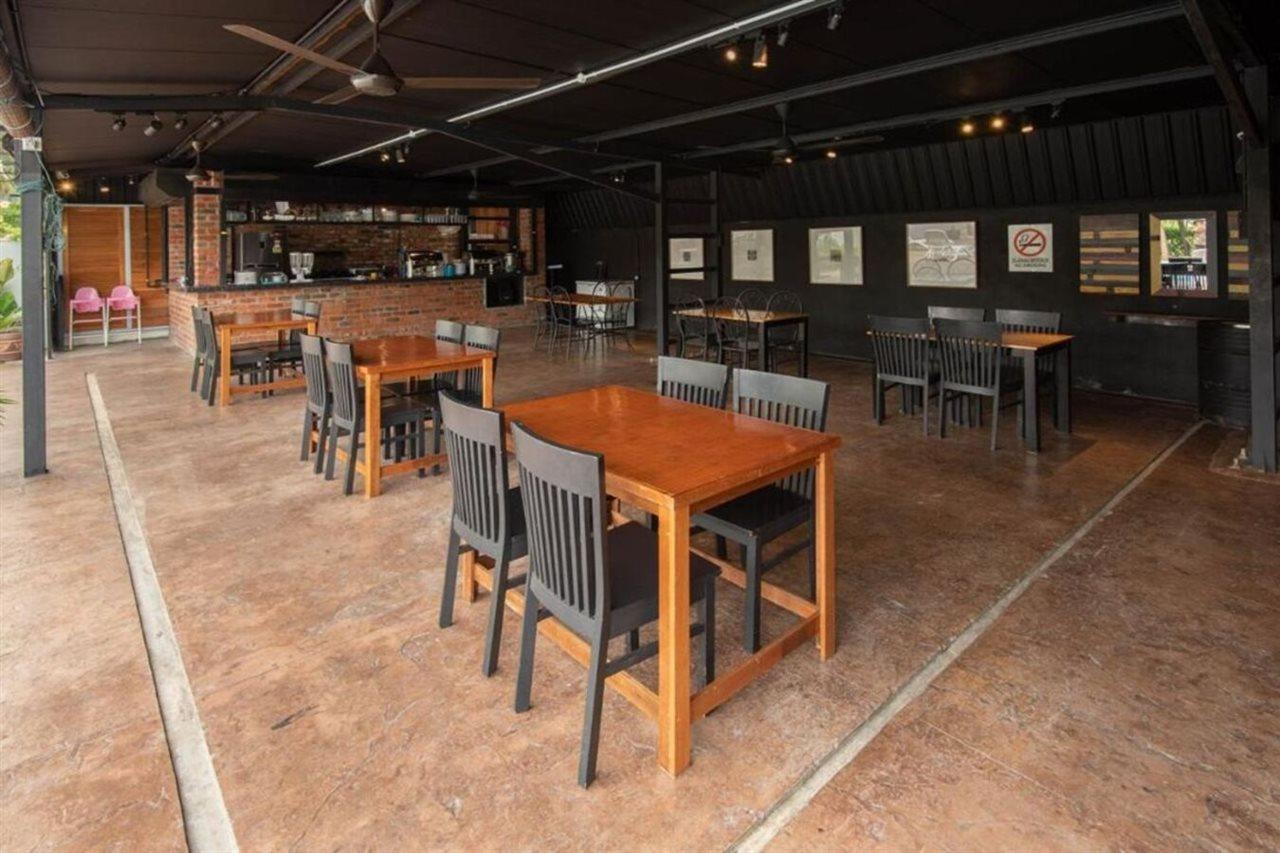 Riverra Inn Langkawi Куах Экстерьер фото