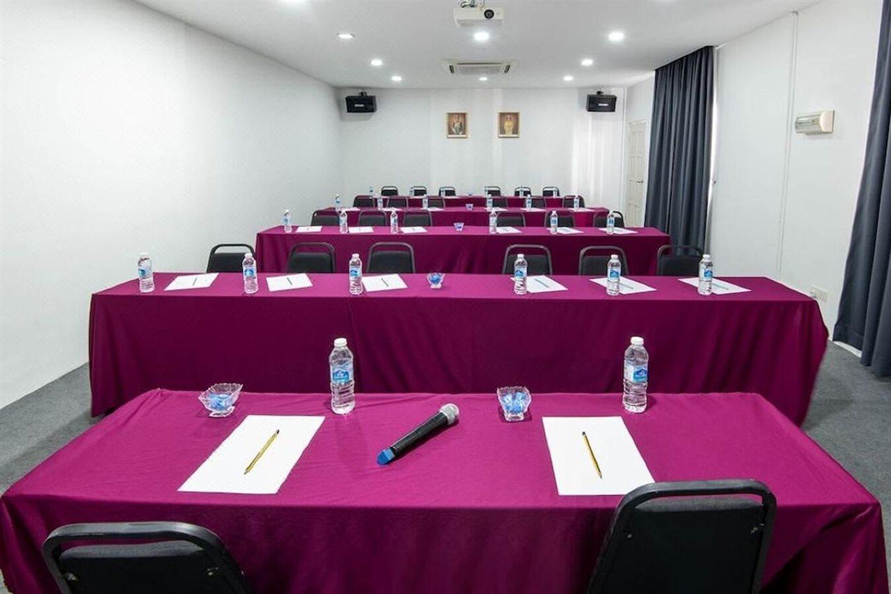 Riverra Inn Langkawi Куах Экстерьер фото